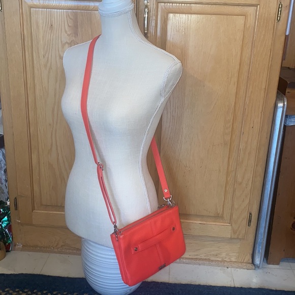 Womens Jewel by Thirty-One Hot Orange Crossbody Bag & matching Wallet. EUC! 💋🔥 - Picture 3 of 14